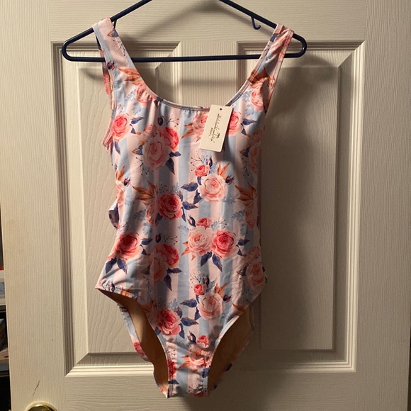 Swim In Style - Picture 2 of 5